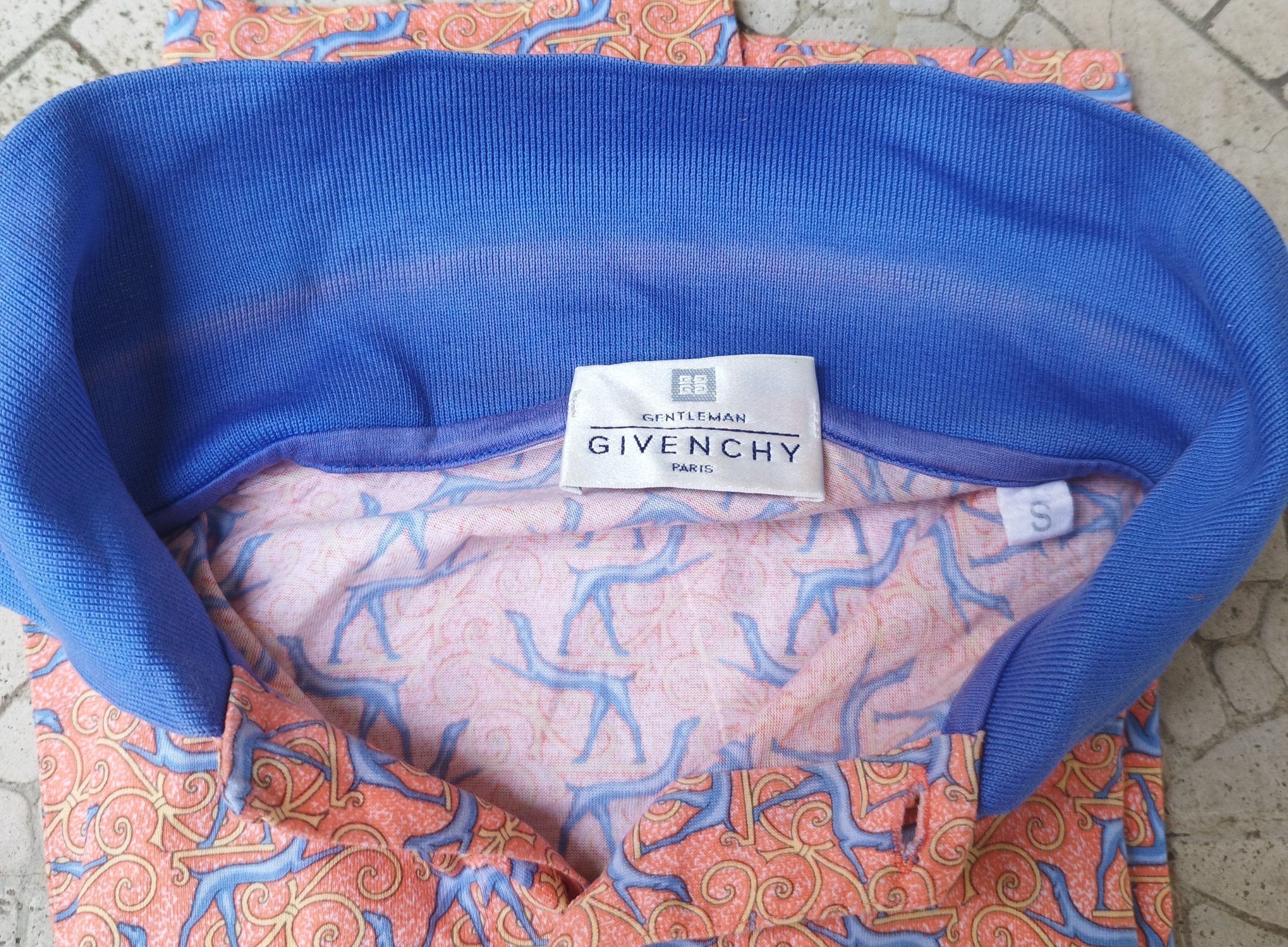 Givenchy × Vintage Vintage givenchy gentleman dogs print polo Size US S / EU 44-46 / 1 - 5 Thumbnail