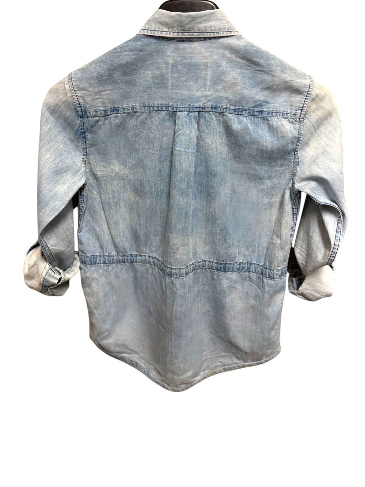 Obey OBEY Light Wash Chambray LS Roll-Tab Button-Down Shirt Size XS / US 0-2 / IT 36-38 - 4 Thumbnail