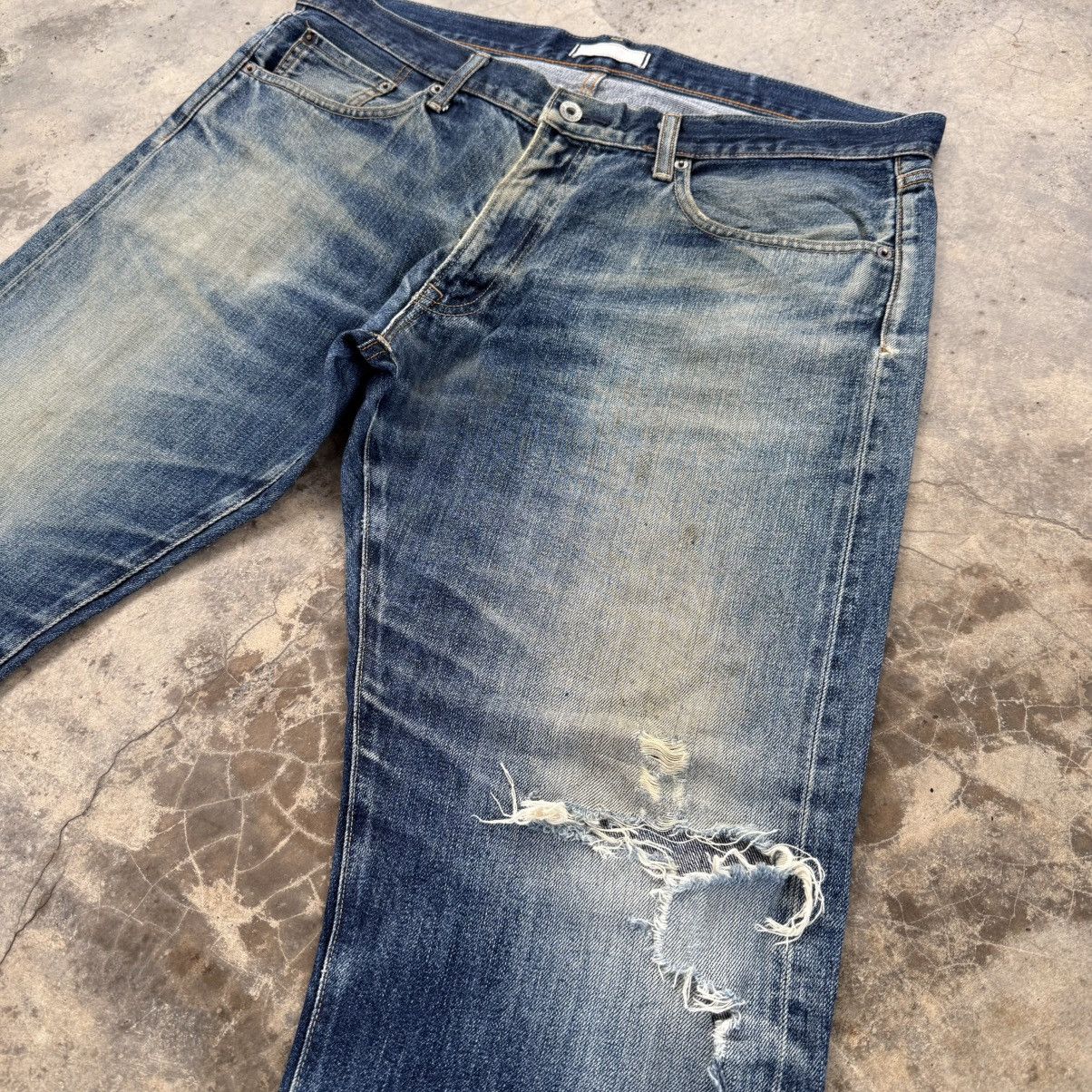 Japanese Brand VINTAGE JAPANESE FADED RIPPEP JEAN DENIM PANTS Size US 40 / EU 56 - 4 Thumbnail