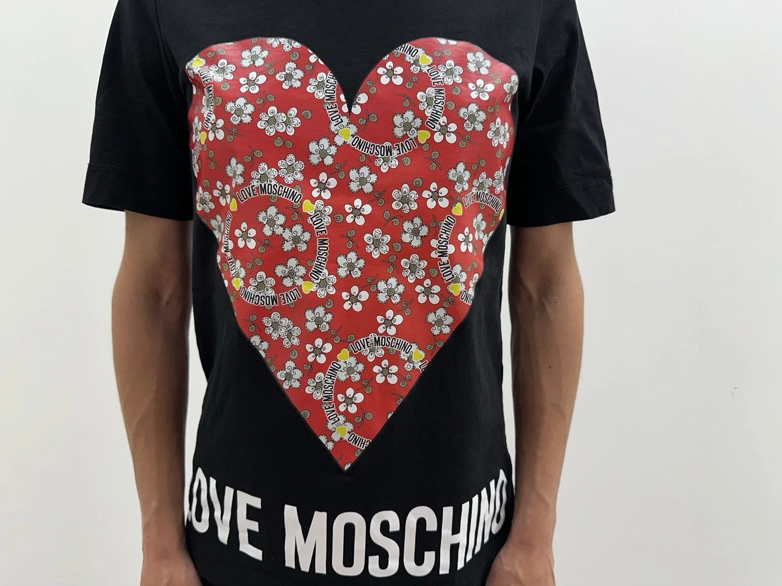 Moschino Love Moschino Womens Cotton T-shirt Heart Flowers Print Size XS / US 0-2 / IT 36-38 - 6 Thumbnail