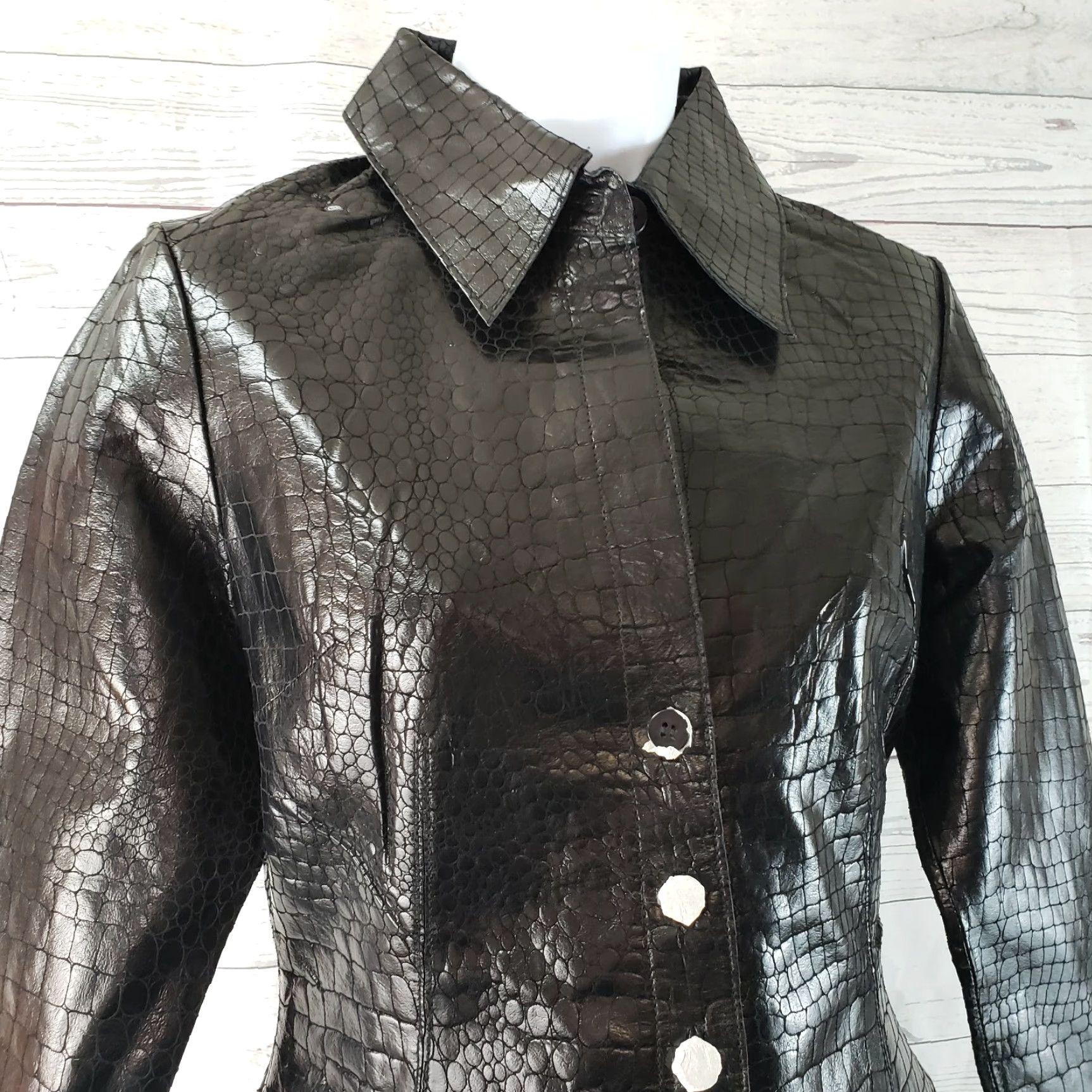 Vintage VINTAGE In Suede Womens Leather Jacket Sz Small Solid Black Reptile Button Front Size S / US 4 / IT 40 - 2 Thumbnail