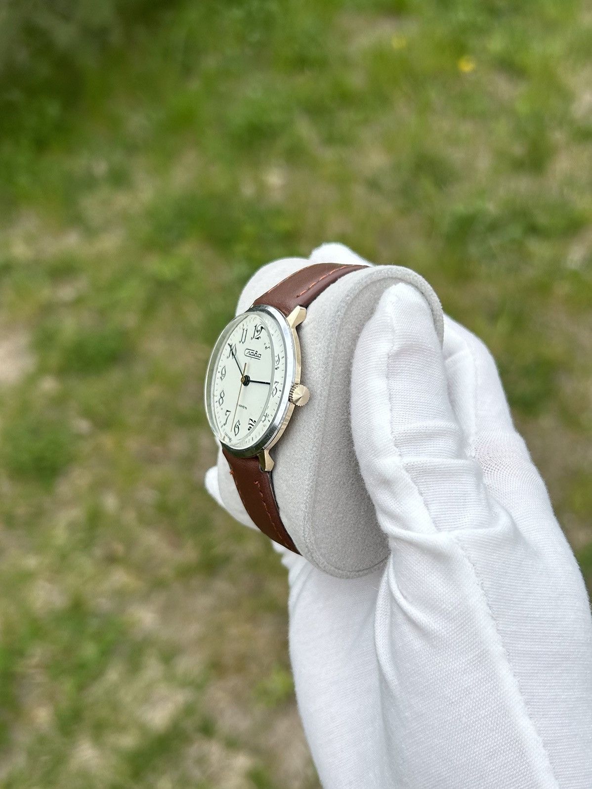 Vintage Vintage Watch Slava Soviet USSR Mechanical Wristwatch 1980s Size ONE SIZE - 17 Thumbnail