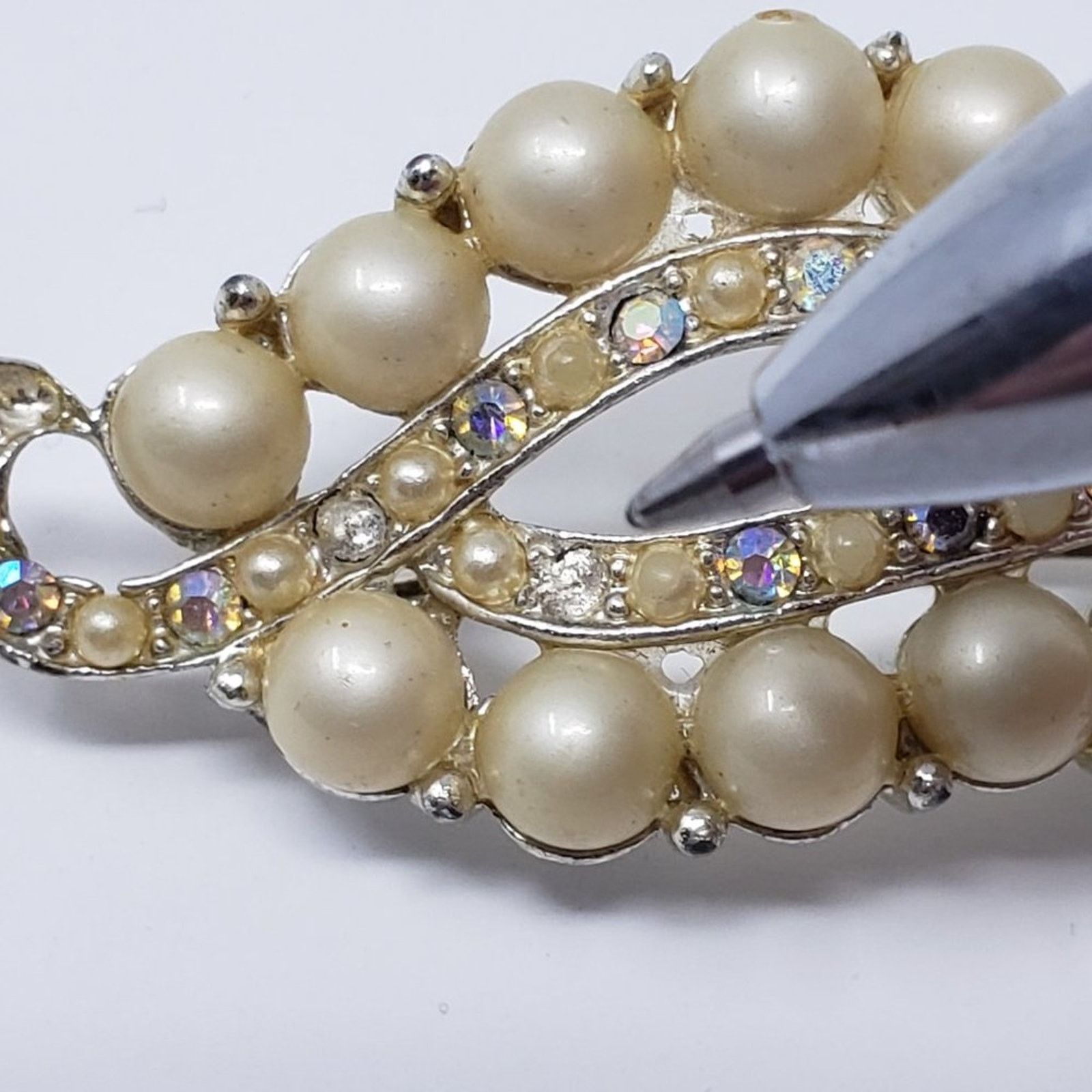 Other Faux Pearl Gold-Tone Rhinestone Gemstone Leaf Shaped Brooch Size ONE SIZE - 11 Thumbnail