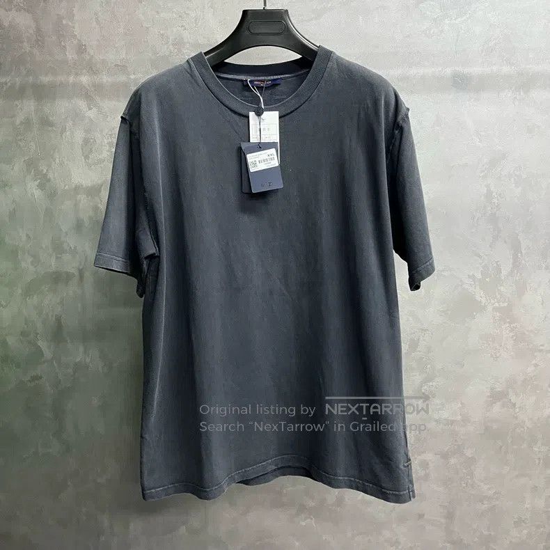 Louis Vuitton Louis Vuitton Grey Back Label Crew Neck Short Sleeve T-Shi Size US XXL / EU 58 / 5 - 1 Thumbnail