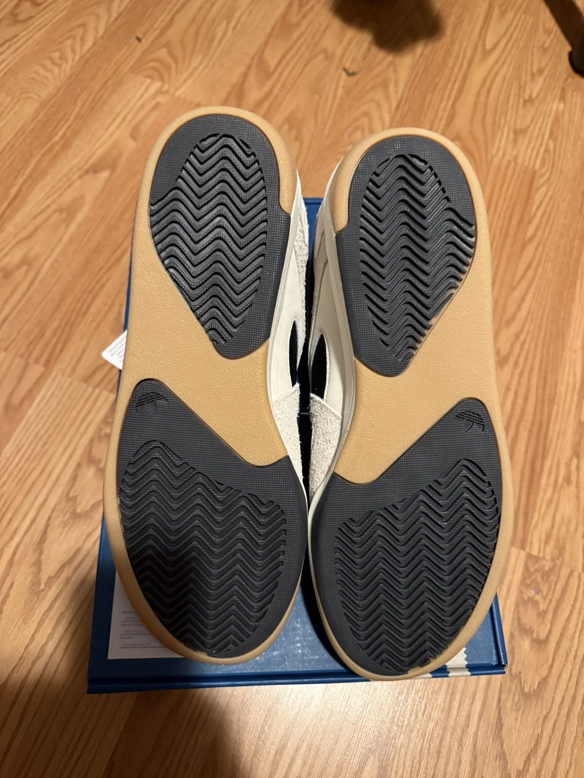 Adidas BADBO 1.0 Size US 10.5 / EU 43-44 - 11 Thumbnail