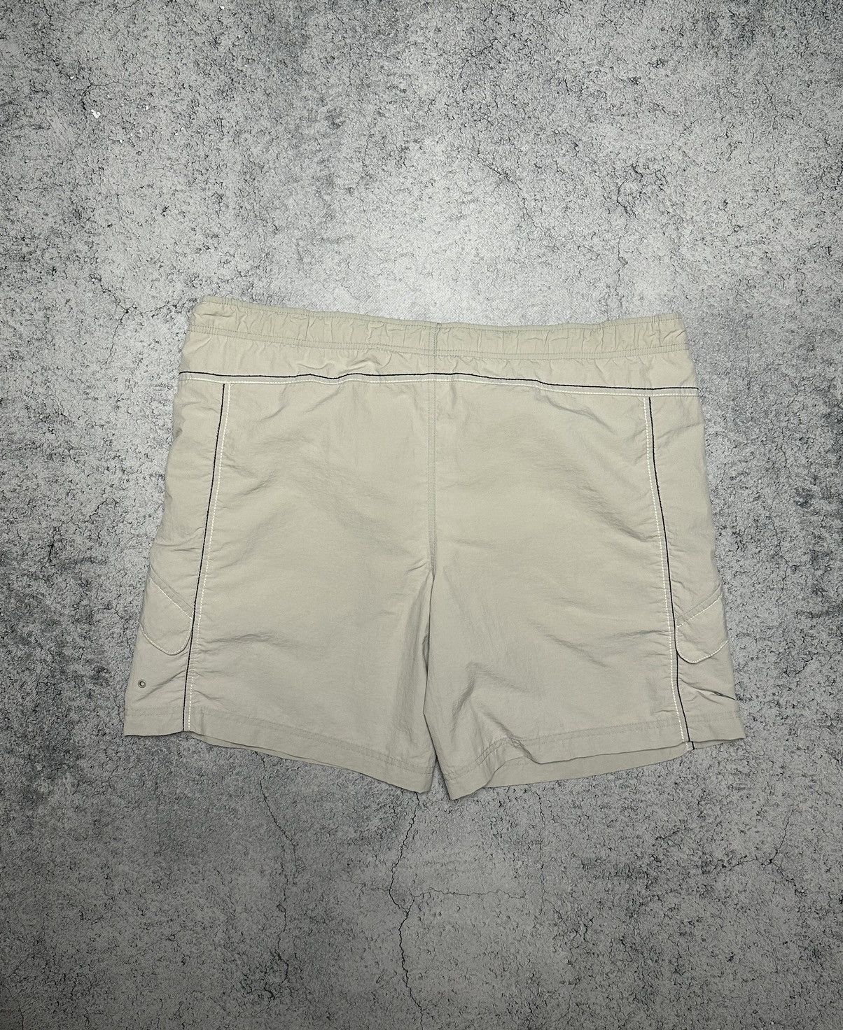 Vintage Vintage Nike Cargo Swoosh Shorts Y2k Size US 36 / EU 52 - 8 Thumbnail