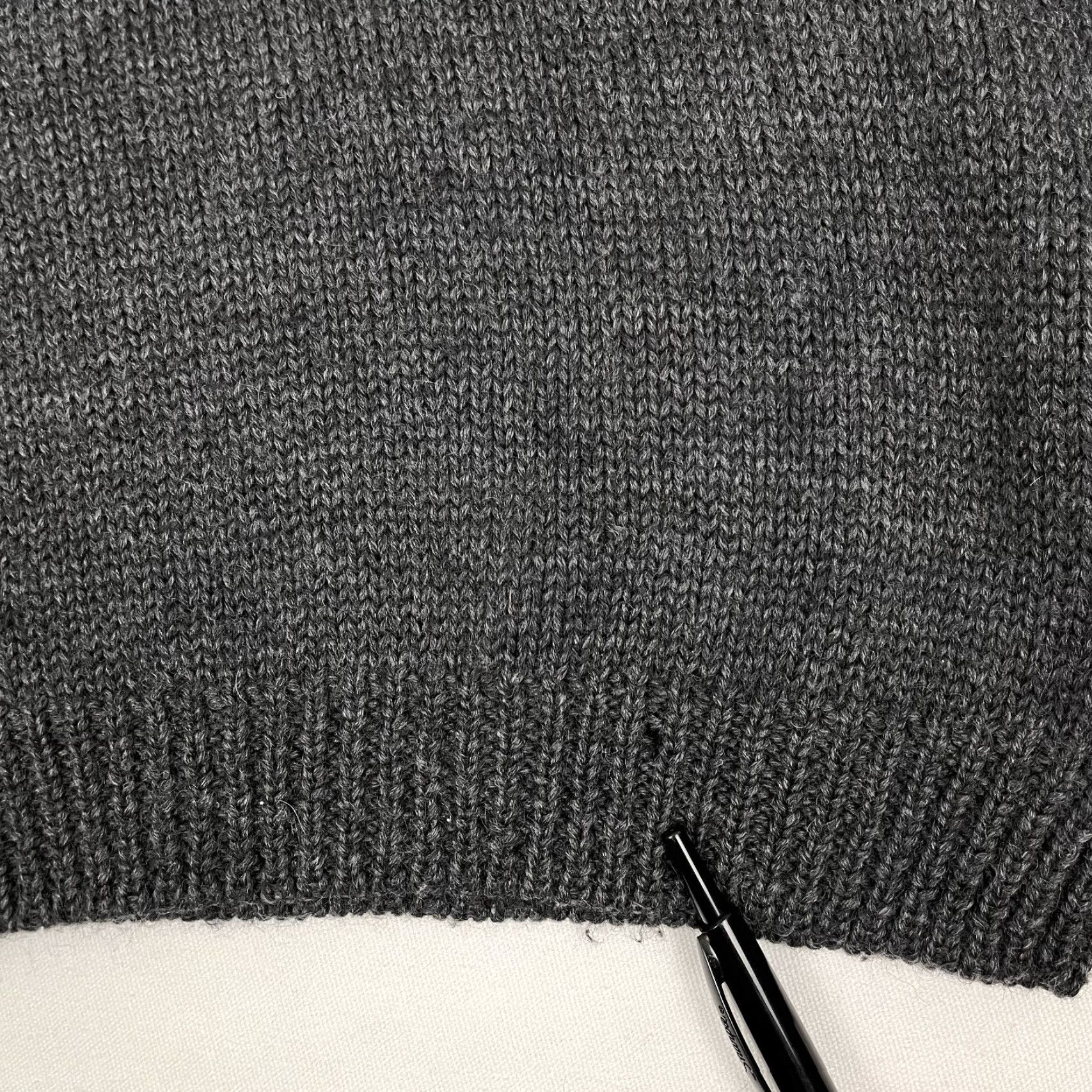 Gap VINTAGE Gap Sweater Mens Large Gray 100% Wool Knit Jumper V-Neck Pullover Academia Y2K Size US L / EU 52-54 / 3 - 7 Thumbnail
