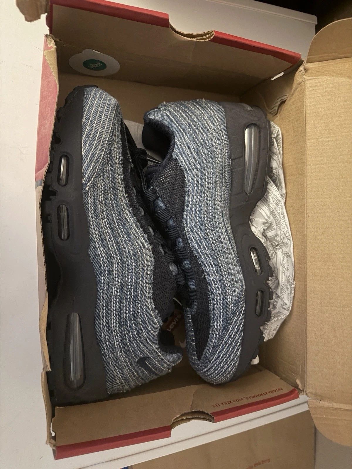 Levi's × Nike Levi's x Nike Air Max 95 OG Obsidian Size 9.5 Size US 9.5 / EU 42-43 - 2 Thumbnail