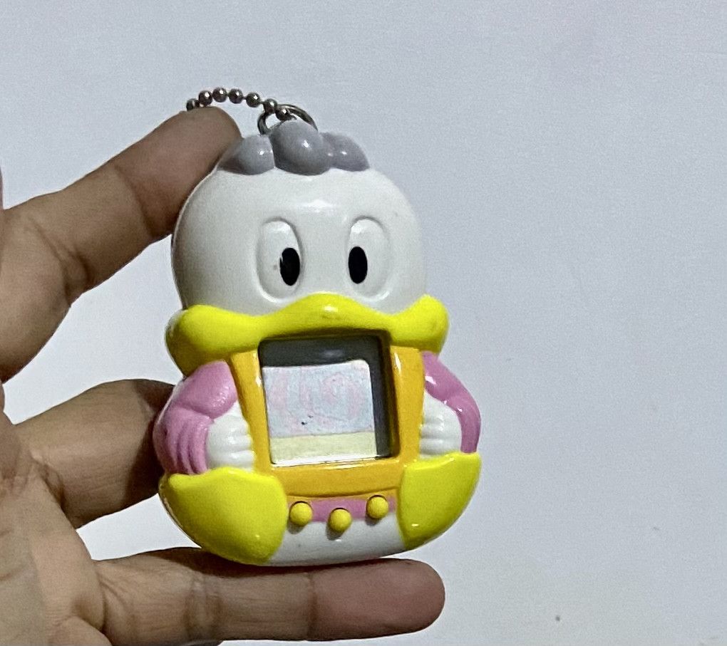 Edition Japan TAKE ALL VINTAGE AUTHENTIC TAMAGOCHI VIRTUAL POCKET GAME Size ONE SIZE - 8 Thumbnail