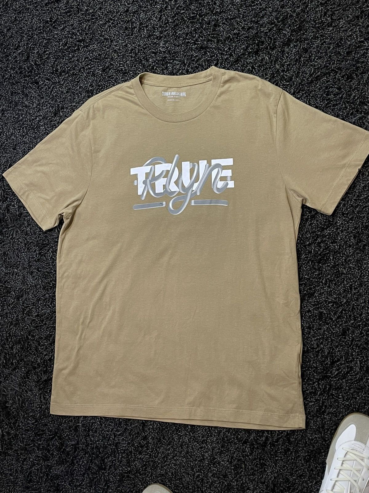 True Religion True Religion t shirt big printed tee Y2K beige big logo Size US L / EU 52-54 / 3 - 7 Thumbnail