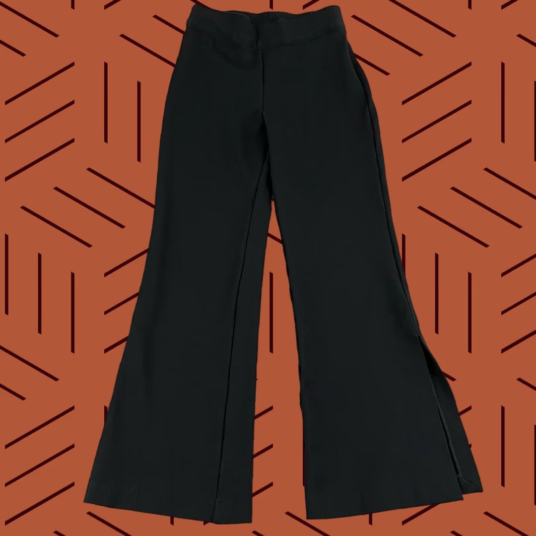 Spanx Spanx Pants Women PS Petite Small Black Flared Wide Leg Lounge Womens Size 28" / US 6 / IT 42 - 1 Thumbnail
