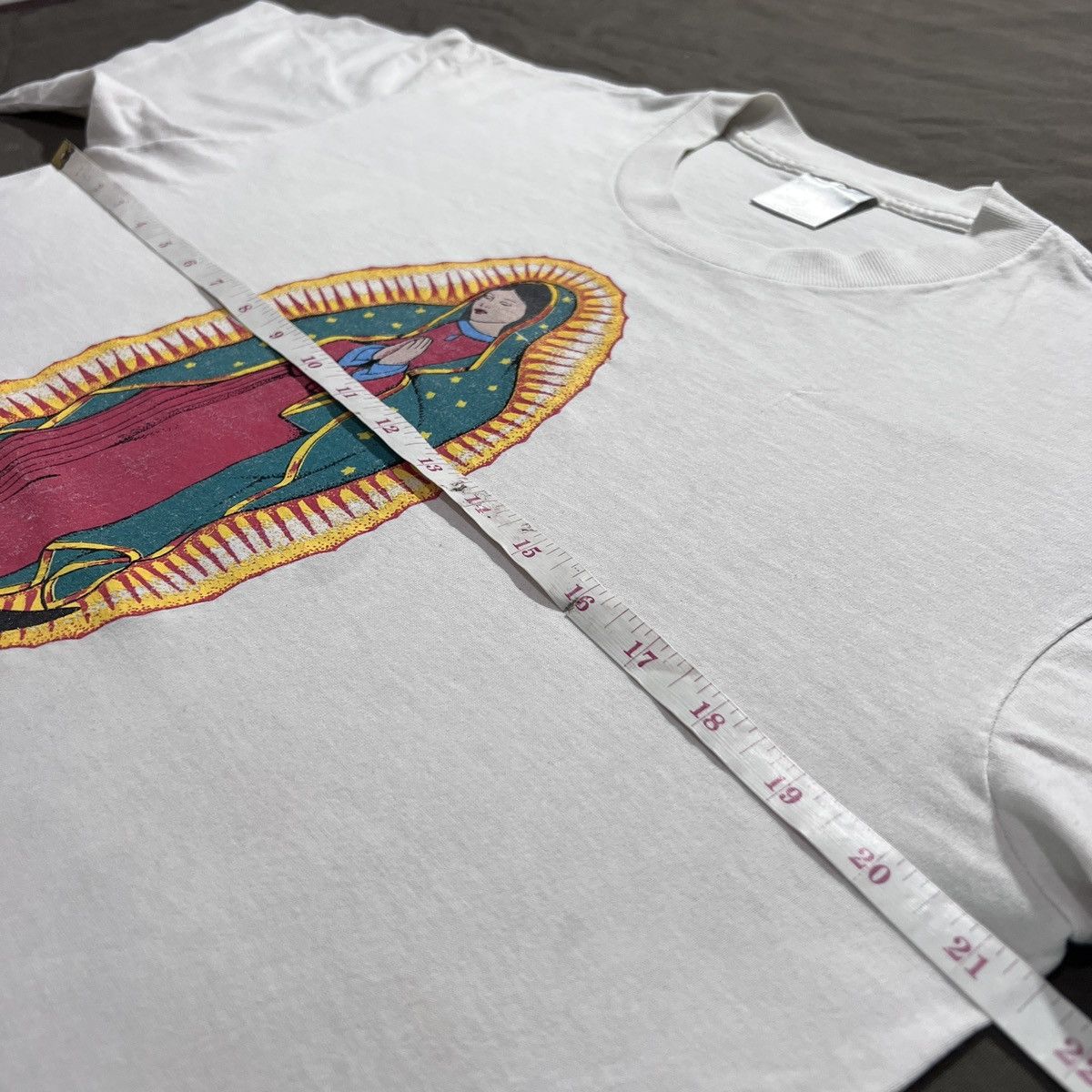 Vintage Vintage 90s Mary, mother of Jesus God Bible Holy Tee Size US XL / EU 56 / 4 - 12 Thumbnail