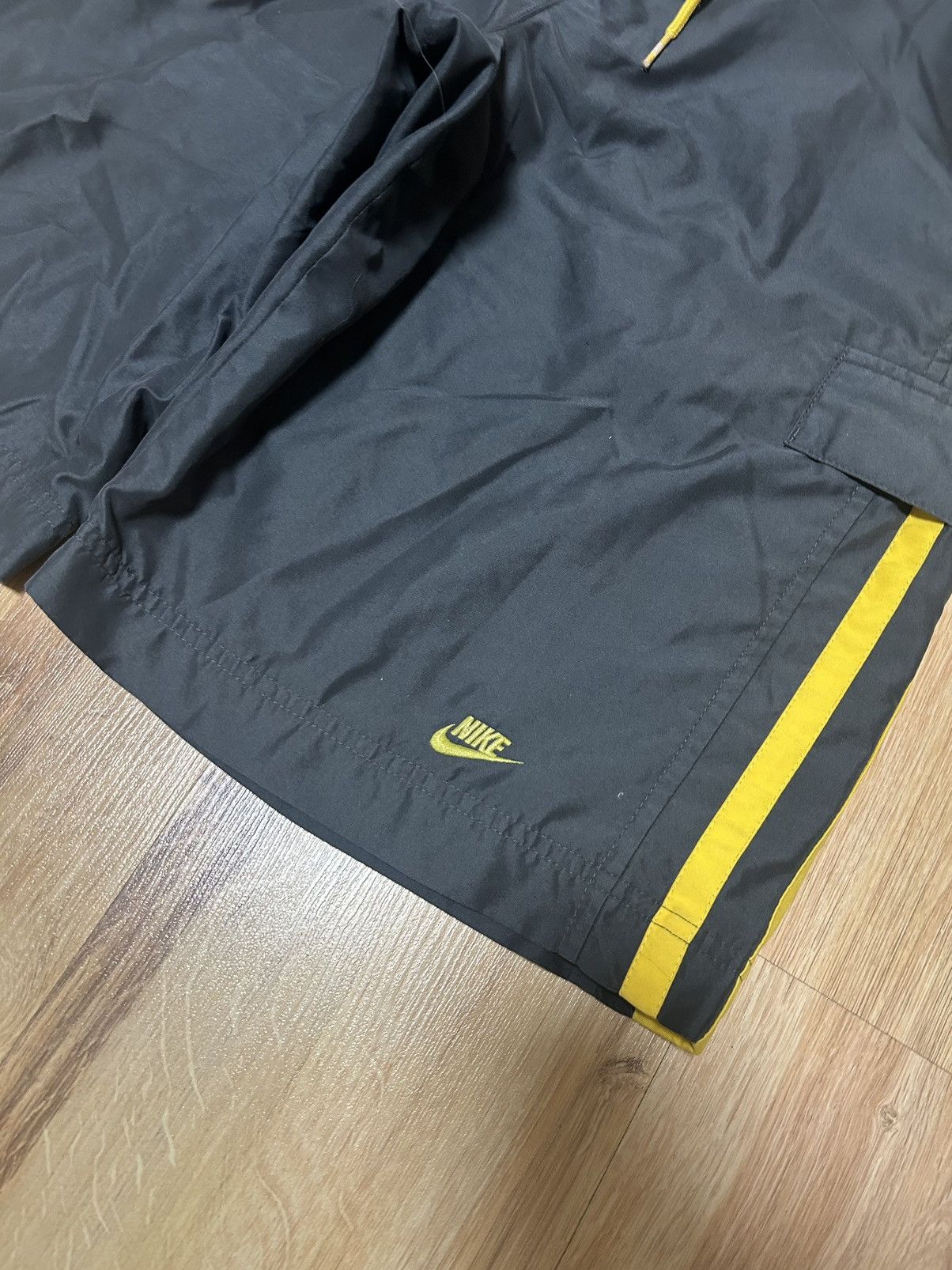 Nike × Vintage Vintage Nike nylon cargo baggy shorts Size US 34 / EU 50 - 2 Thumbnail