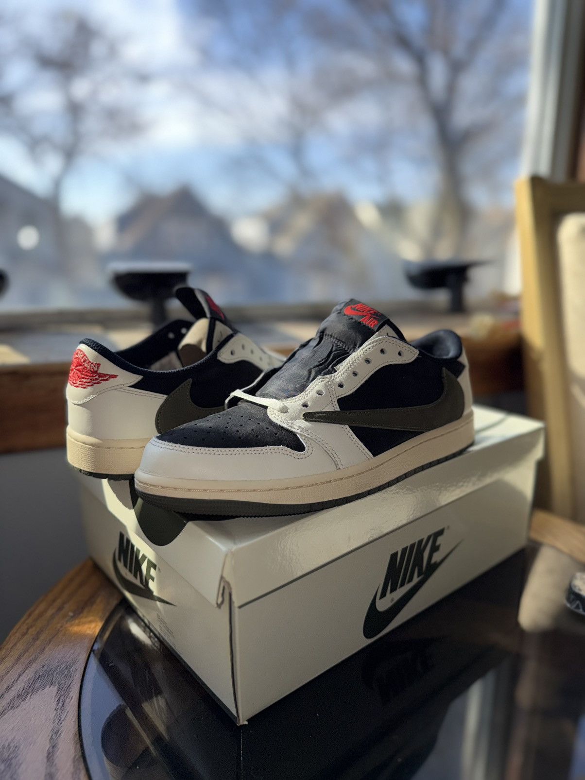 Jordan Brand × Travis Scott Jordan 1 Travis Scott Olive Size US 9.5 / EU 42-43 - 1 Thumbnail