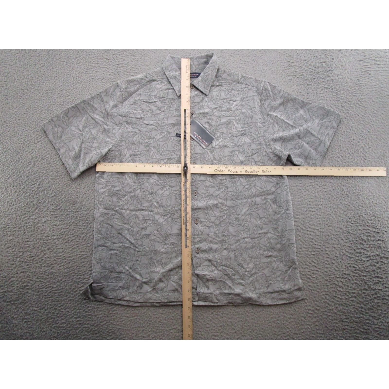 Roundtree & Yorke Roundtree & Yorke Leaf Print Square Tail Button Shirt Mens SZ L Modal Blend NEW Size US L / EU 52-54 / 3 - 6 Thumbnail