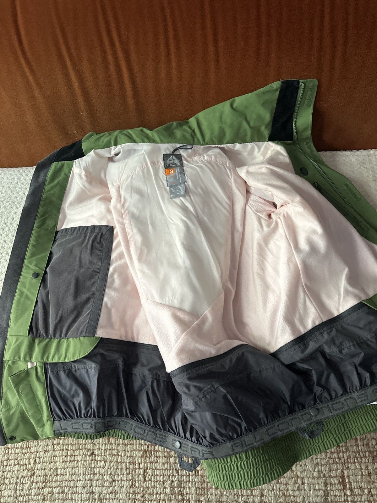 Nike ACG Rare 2008 Nike ACG Inflatable Jacket Size US M / EU 48-50 / 2 - 8 Thumbnail