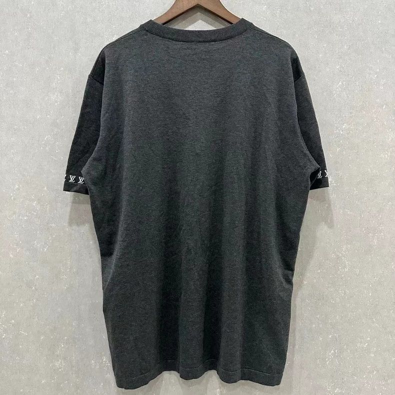 Louis Vuitton Louis Vuitton Cuff letter logo short sleeve Size US XXL / EU 58 / 5 - 2 Thumbnail