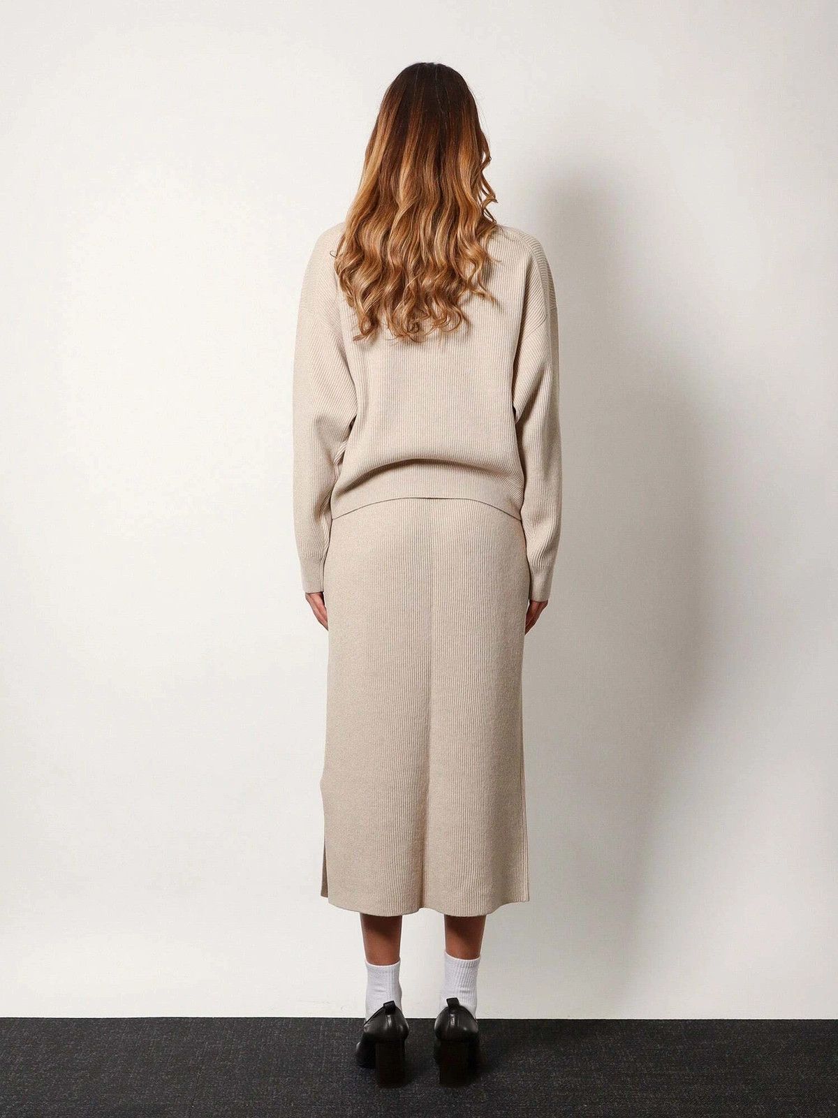Brunello Cucinelli o1y0725 Midi Skirt in Beige Size 30" / US 8 / IT 44 - 4 Thumbnail