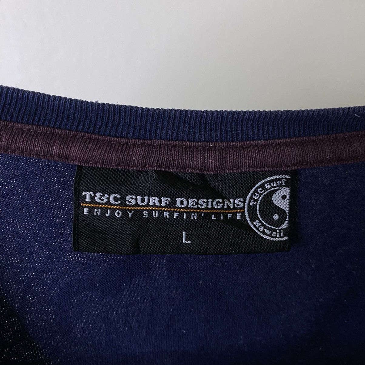 Vintage Vintage Y2K T&C Surf Ying Yang Logo Tee Size US L / EU 52-54 / 3 - 3 Thumbnail