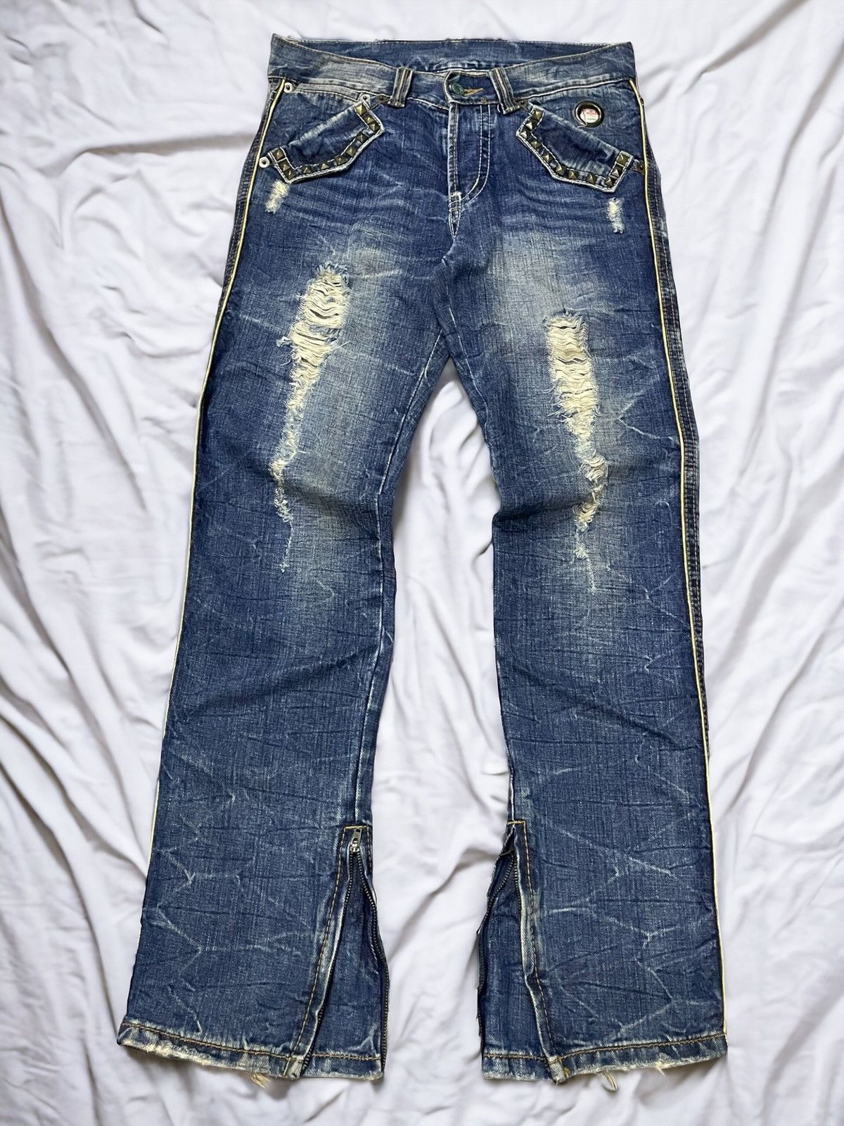 Pinball japan Studded Distressed Honeycomb Flared Jeans