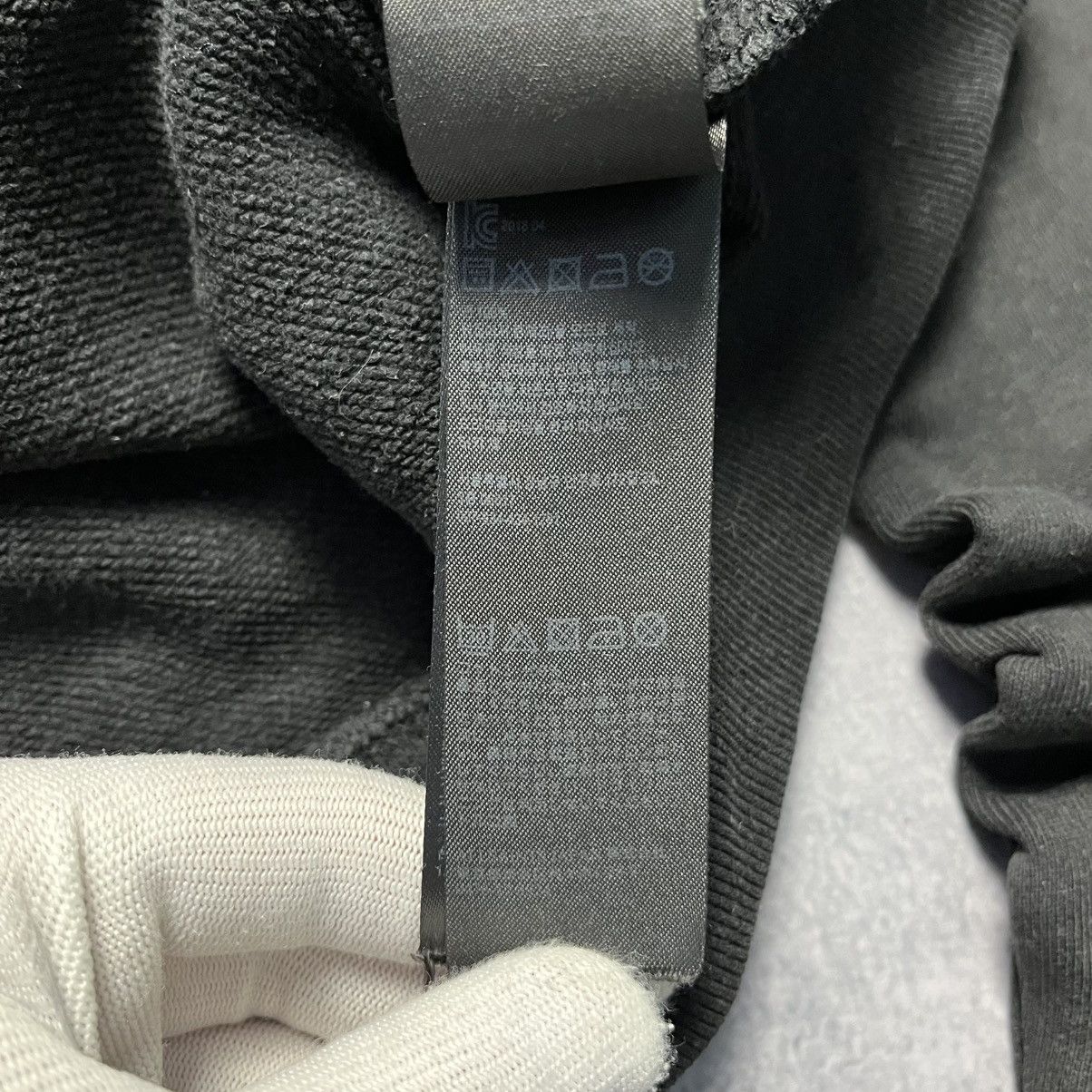 Allsaints Vintage Allsaints Basic Black Pocket Hoodie Streetwear Size US M / EU 48-50 / 2 - 9 Thumbnail