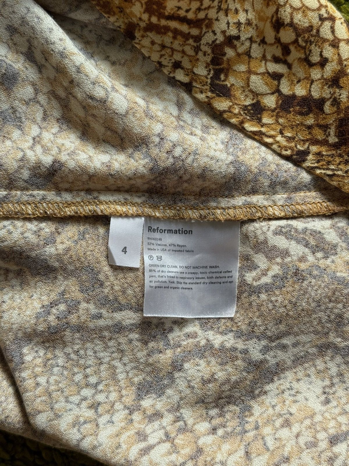 Reformation Reformation snakeskin pattern skirt made in USA Size 27" / US 4 / IT 40 - 5 Thumbnail