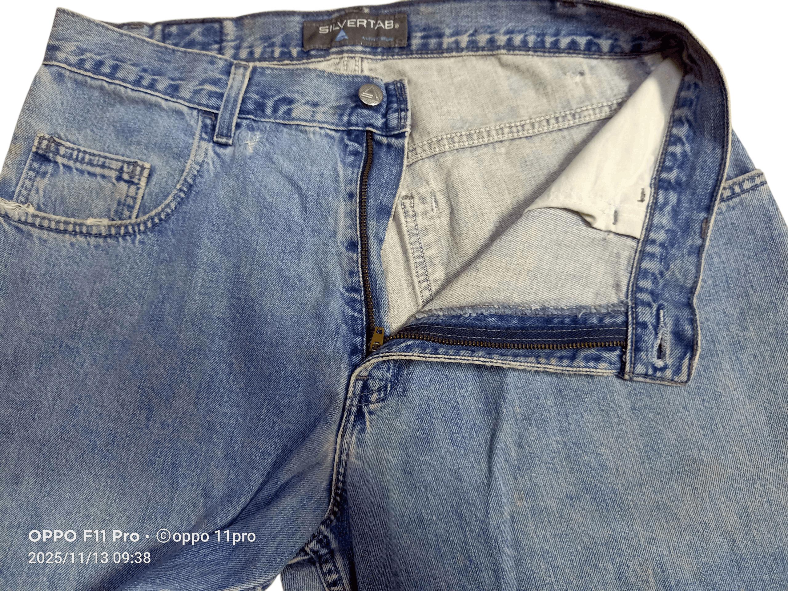 Levi's 🌟Vintag Levis 90s Silver Loose Jeans 🌟 Size US 34 / EU 50 - 6 Thumbnail