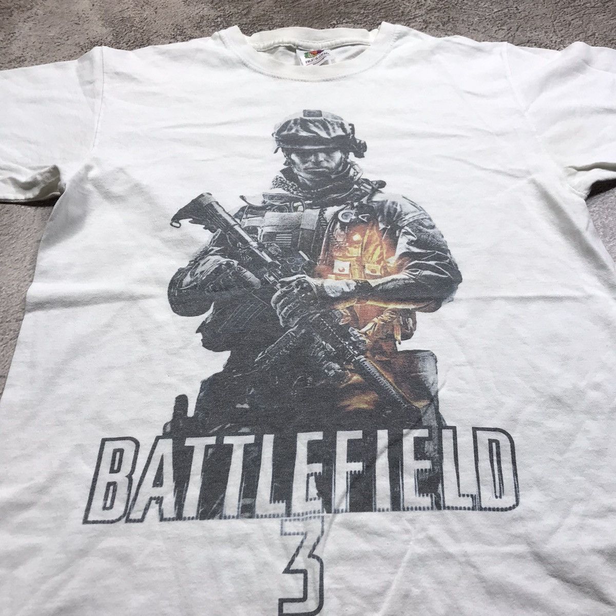 Vintage Vintage Y2K Battlefield 3 Sun Faded Graphic Tee Streetwear S Size US S / EU 44-46 / 1 - 3 Thumbnail