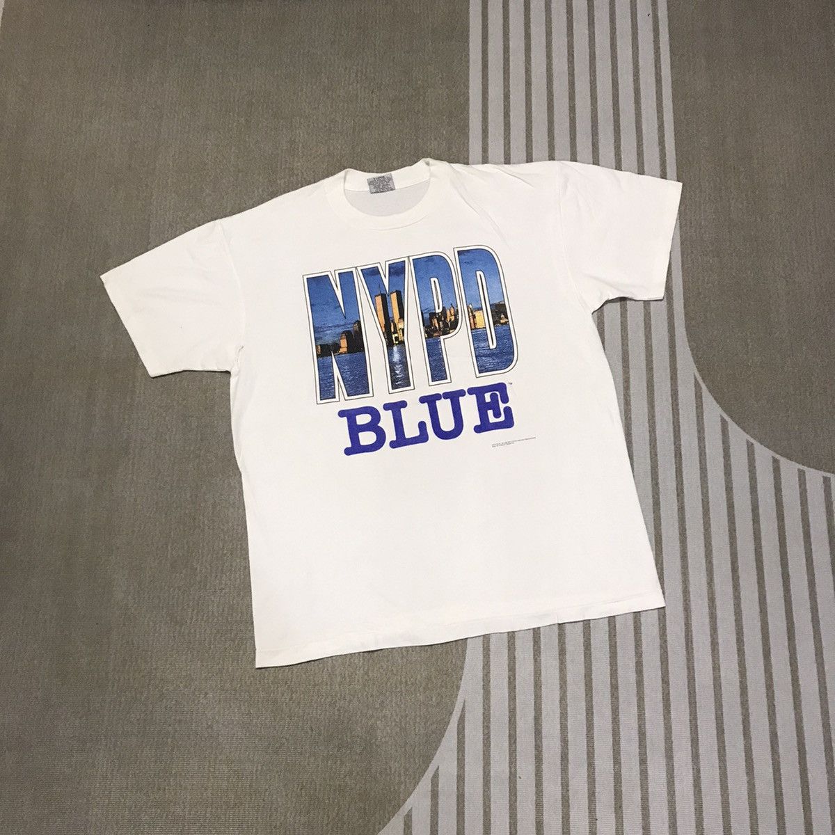 Vintage VINTAGE MOVIE NYPD BLUE 90s RARE TEE Size US XL / EU 56 / 4 - 1 Thumbnail