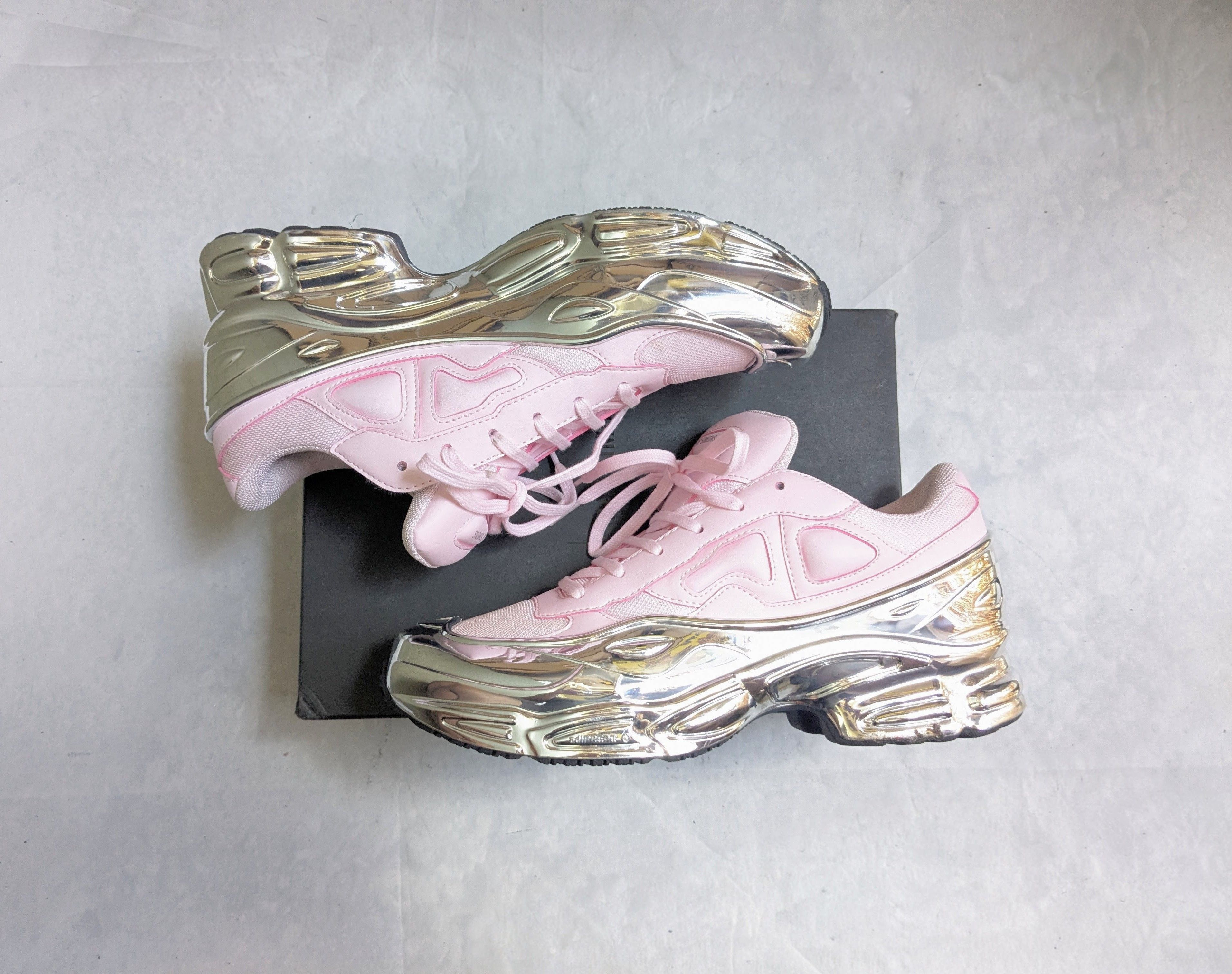 Adidas × Raf Simons Adidas Ozweego Mirrored Pink 9.5 Silver Chrome Size US 9.5 / EU 42-43 - 1 Thumbnail
