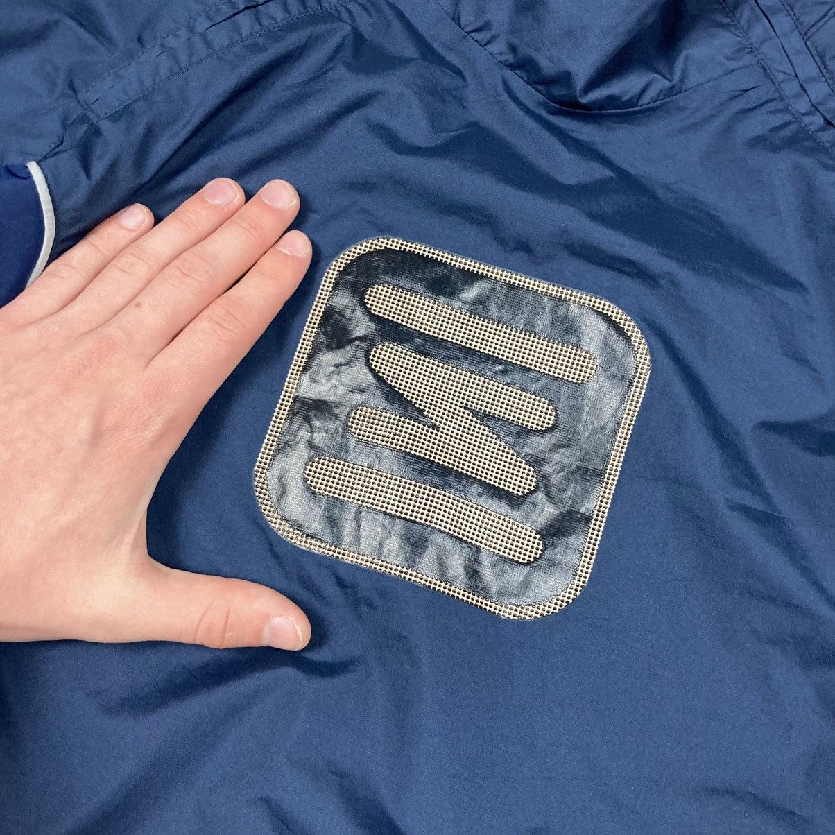 Nike Vintage Nike Shox Big Logo Oversized Nylon Zip Track Jacket Size US M / EU 48-50 / 2 - 4 Thumbnail