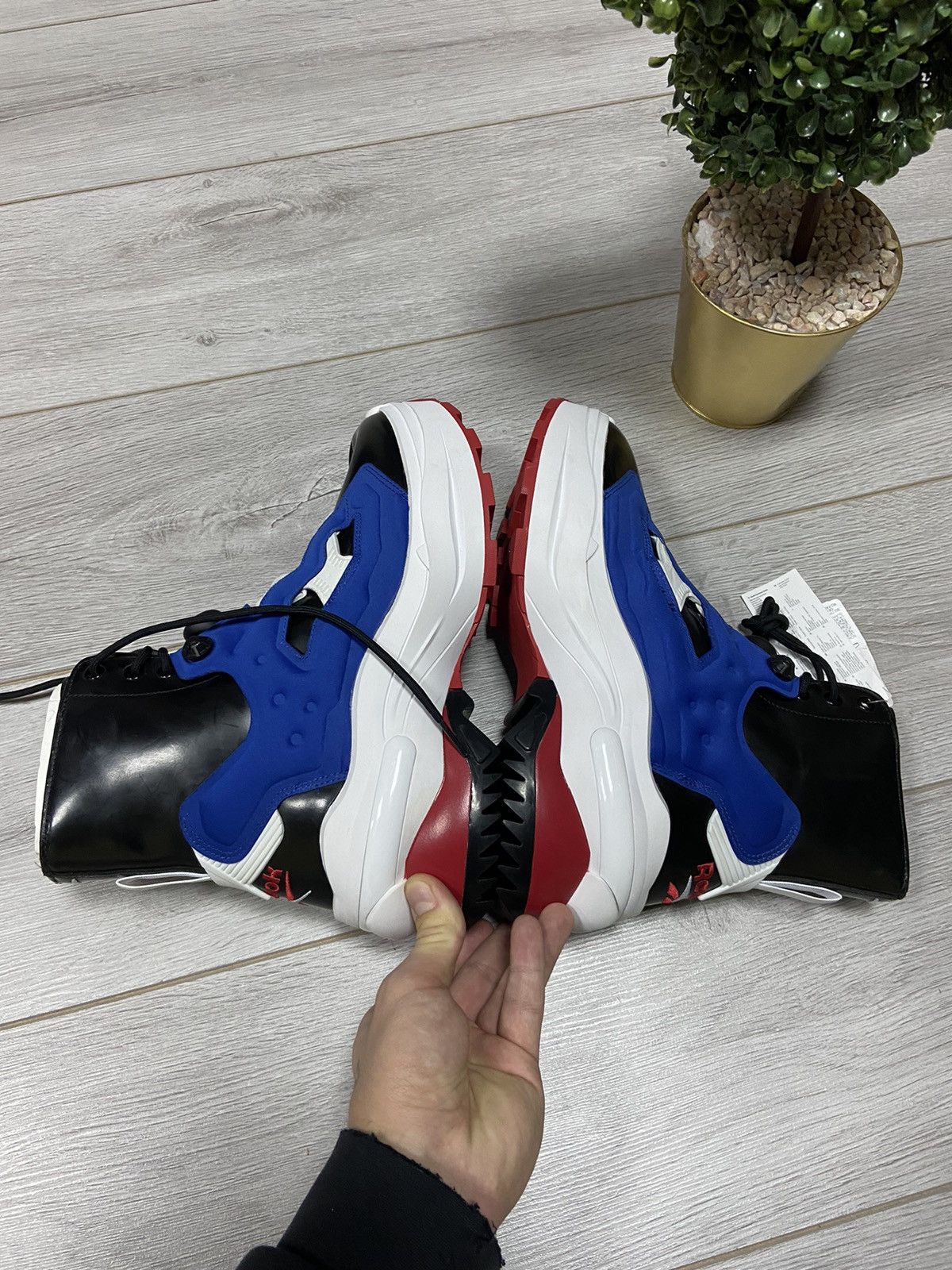 Maison Margiela Maison Margiela x Tabi InstaPump Reebok high sneakers Size US 10 / EU 43 - 7 Thumbnail
