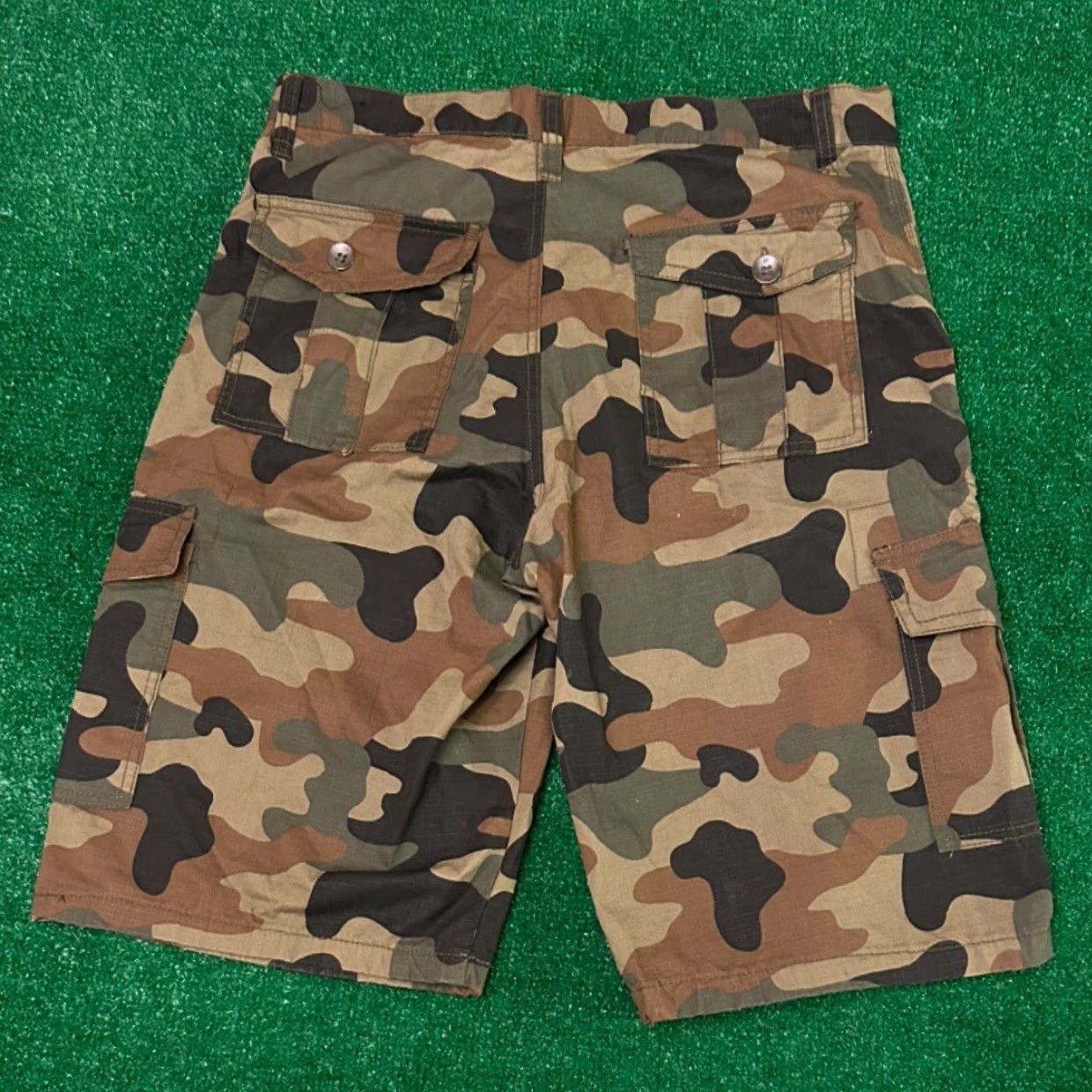 Southpole VINTAGE SouthPole Cargo Shorts Camo Baggy Hip Hop Skater Mens 34 Size US 34 / EU 50 - 2 Thumbnail