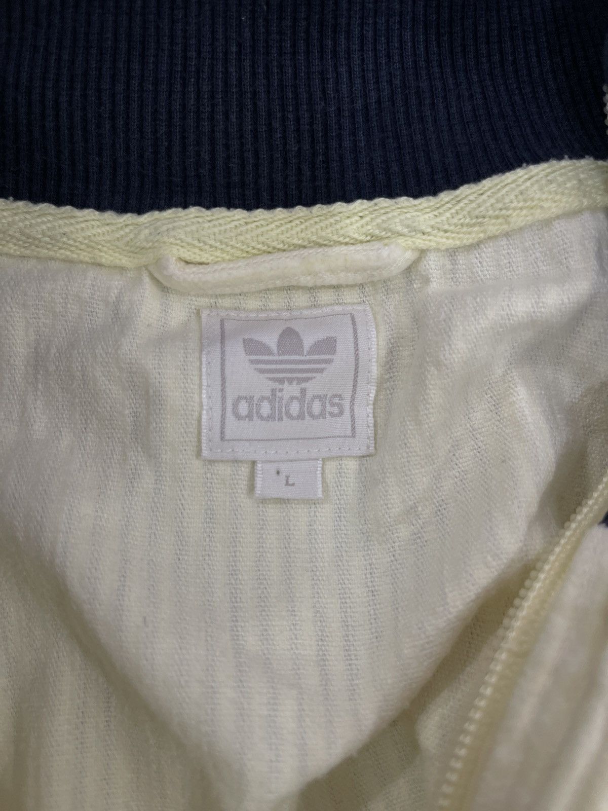 Adidas Very rare Vintage Adidas Seasonal Corduroy Track Jacket Size US L / EU 52-54 / 3 - 10 Thumbnail