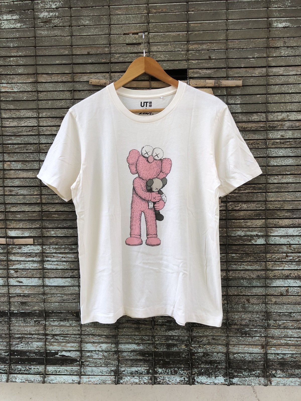 Japanese Brand UT Uniqlo X Kaws X Japanese Brands Tshirt Size US M / EU 48-50 / 2 - 7 Thumbnail