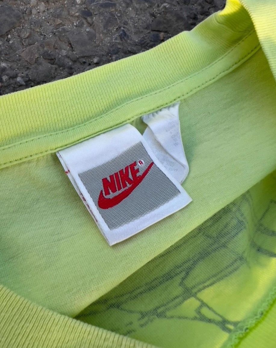 Nike vintage late 80s early 90s Nike footprint deconstruction tee Size US XL / EU 56 / 4 - 2 Thumbnail