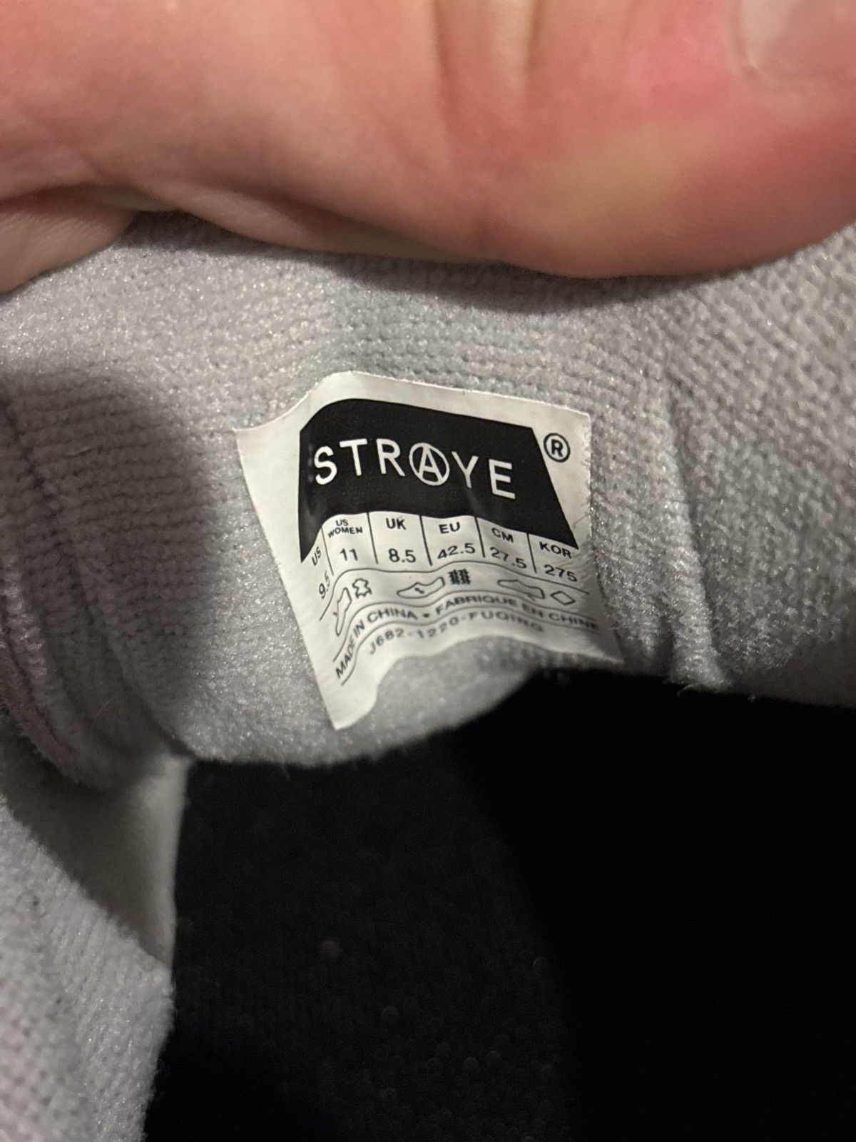 STRAYE Straye grey black flames size 9.5 Size US 9.5 / EU 42-43 - 7 Thumbnail