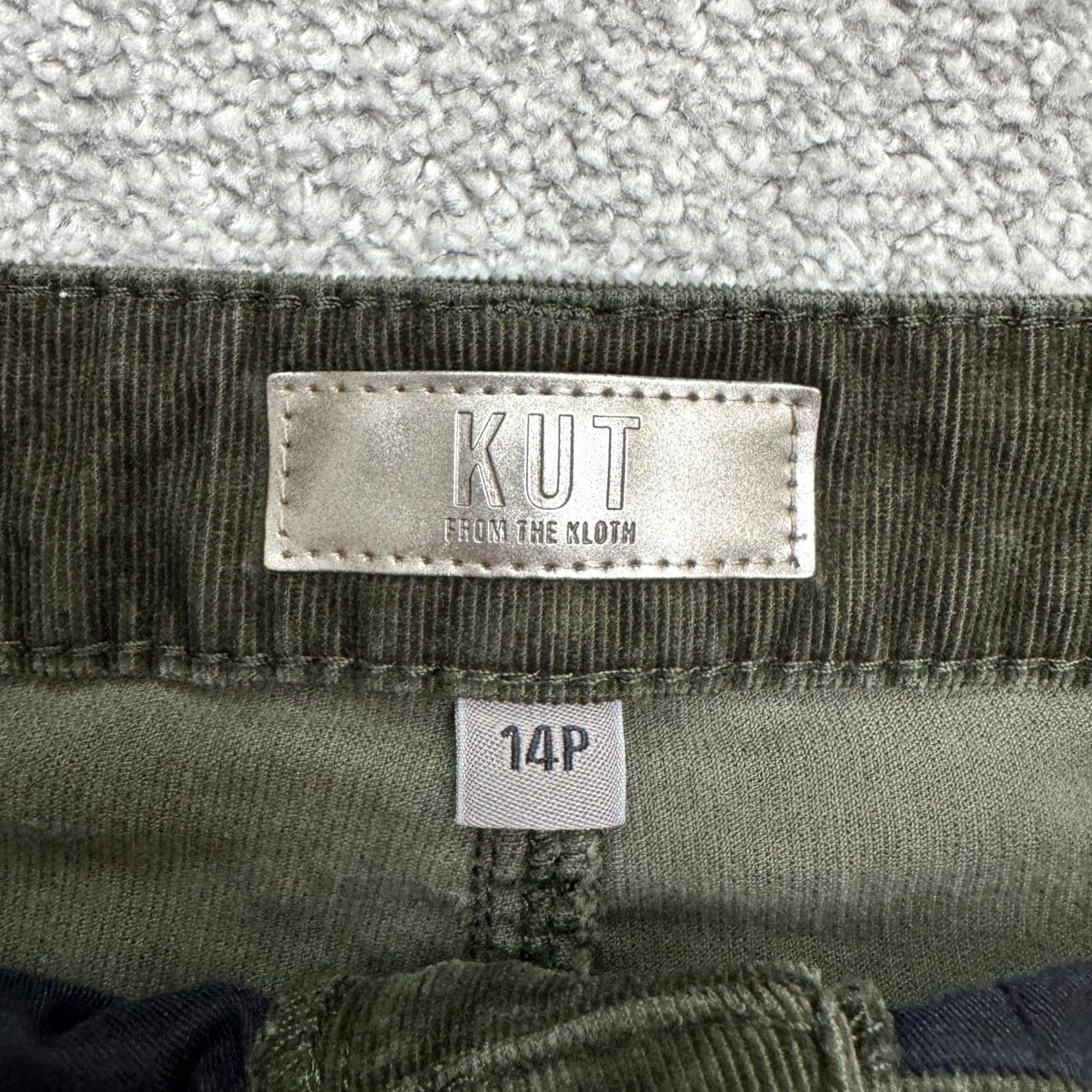 Vintage KUT From The Kloth Womens Green Straight Leg Slim Fit Corduroy Ankle Pants 14P Size 36" / US 14 / IT 50 - 6 Thumbnail