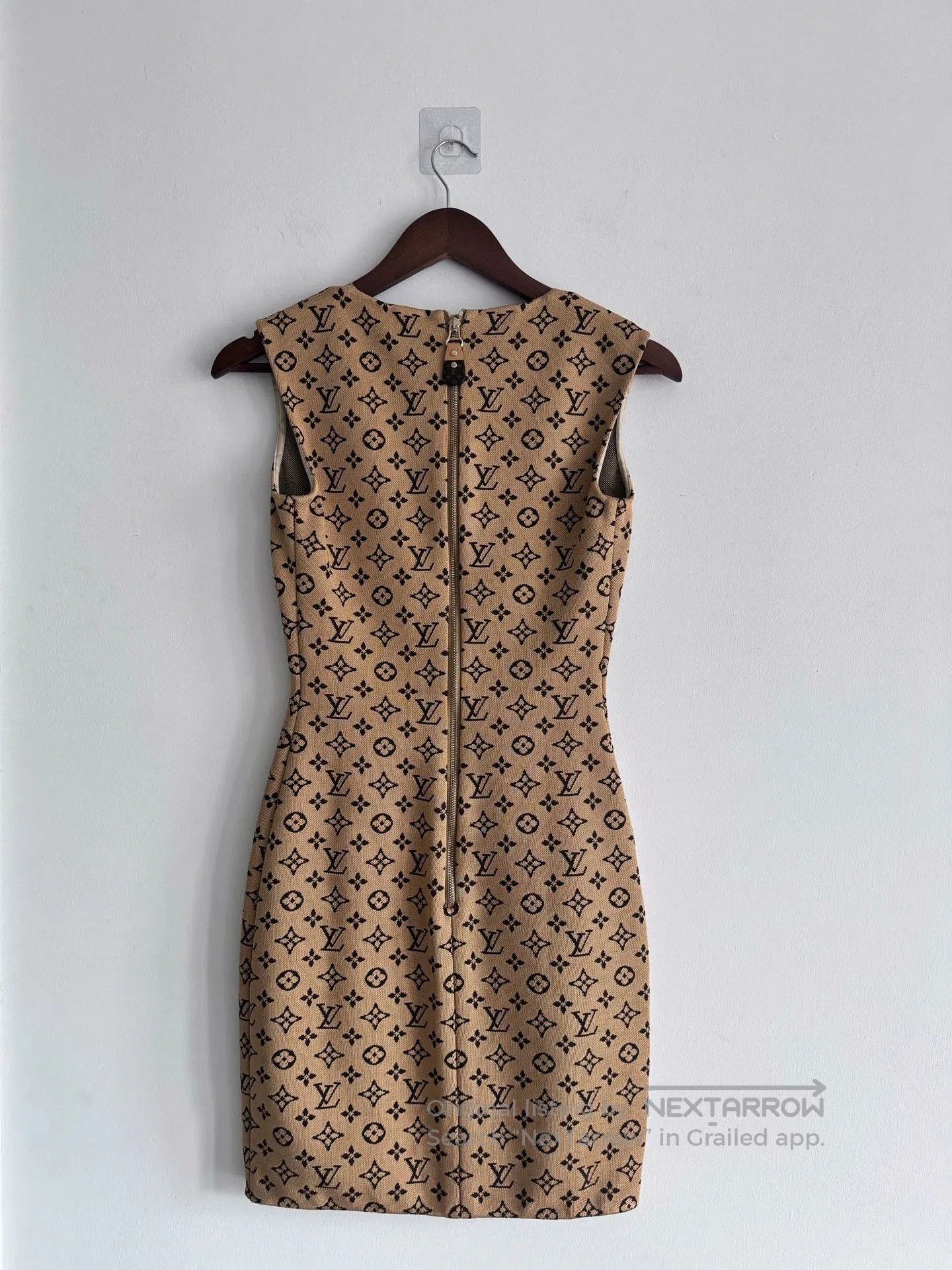 Louis Vuitton LV Louis Vuitton Full Logo Dress. Size M / US 6-8 / IT 42-44 - 4 Thumbnail