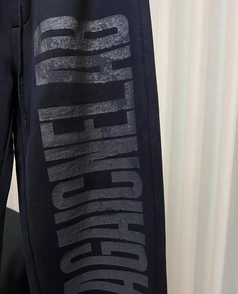 Balenciaga Balenciaga size XS Reverse printing and washing sweatpants Size US 26 / EU 42 - 3 Thumbnail