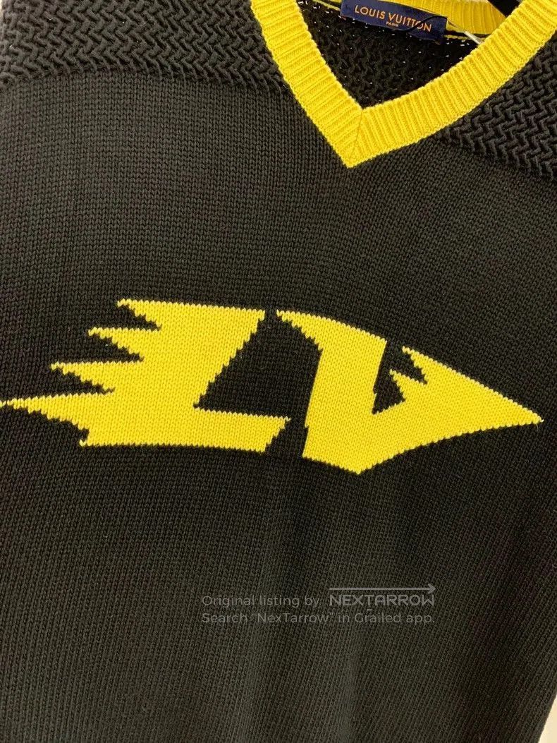 Louis Vuitton Louis Vuitton Yellow Logo V . Size US L / EU 52-54 / 3 - 3 Thumbnail