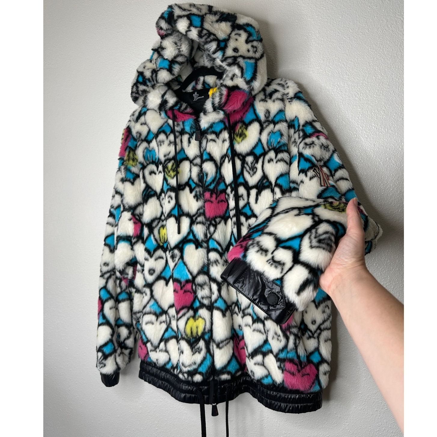 Moncler Grenoble Moncler Grenoble Heart Print Faux Fur Hoodie Jacket Large Size L / US 10 / IT 46 - 6 Thumbnail