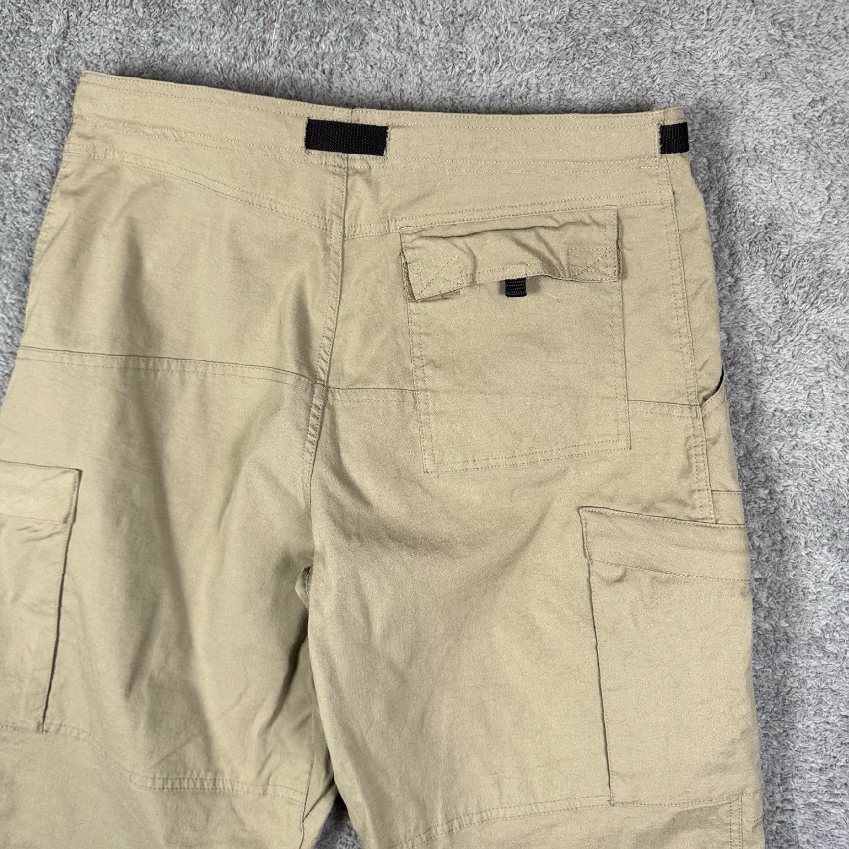 Prana VINTAGE Prana Pants Mens L Belted Hike Climbing Cargo Y2K Roll Tab Legs Gorpcore Pants Mens L Beige Nylon Lycra Cargo Pocket 90s Mens Size US 33 - 6 Thumbnail