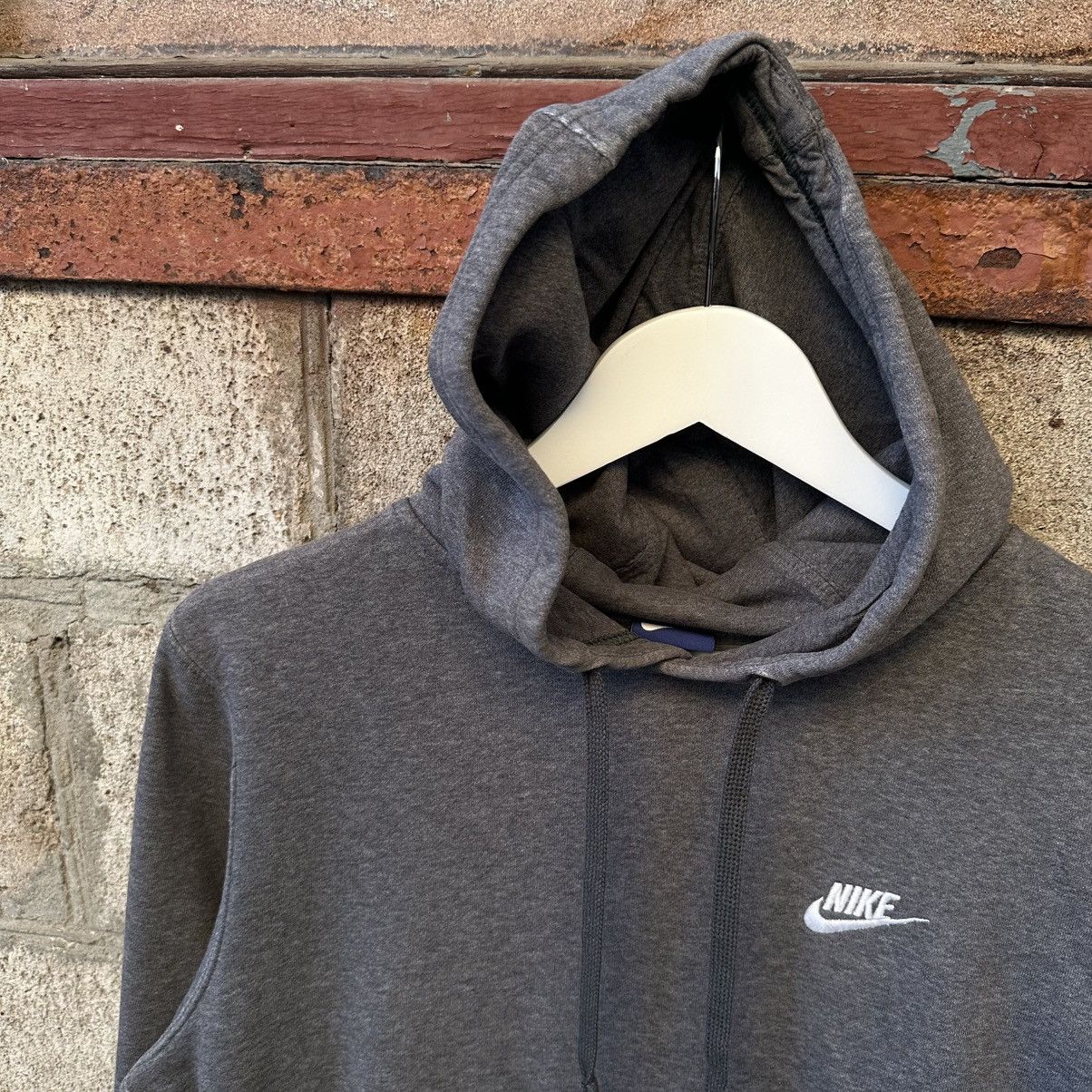 Nike Vintage Nike Hoodie Small Swoosh Y2K 00s USA Size S Size US S / EU 44-46 / 1 - 6 Thumbnail