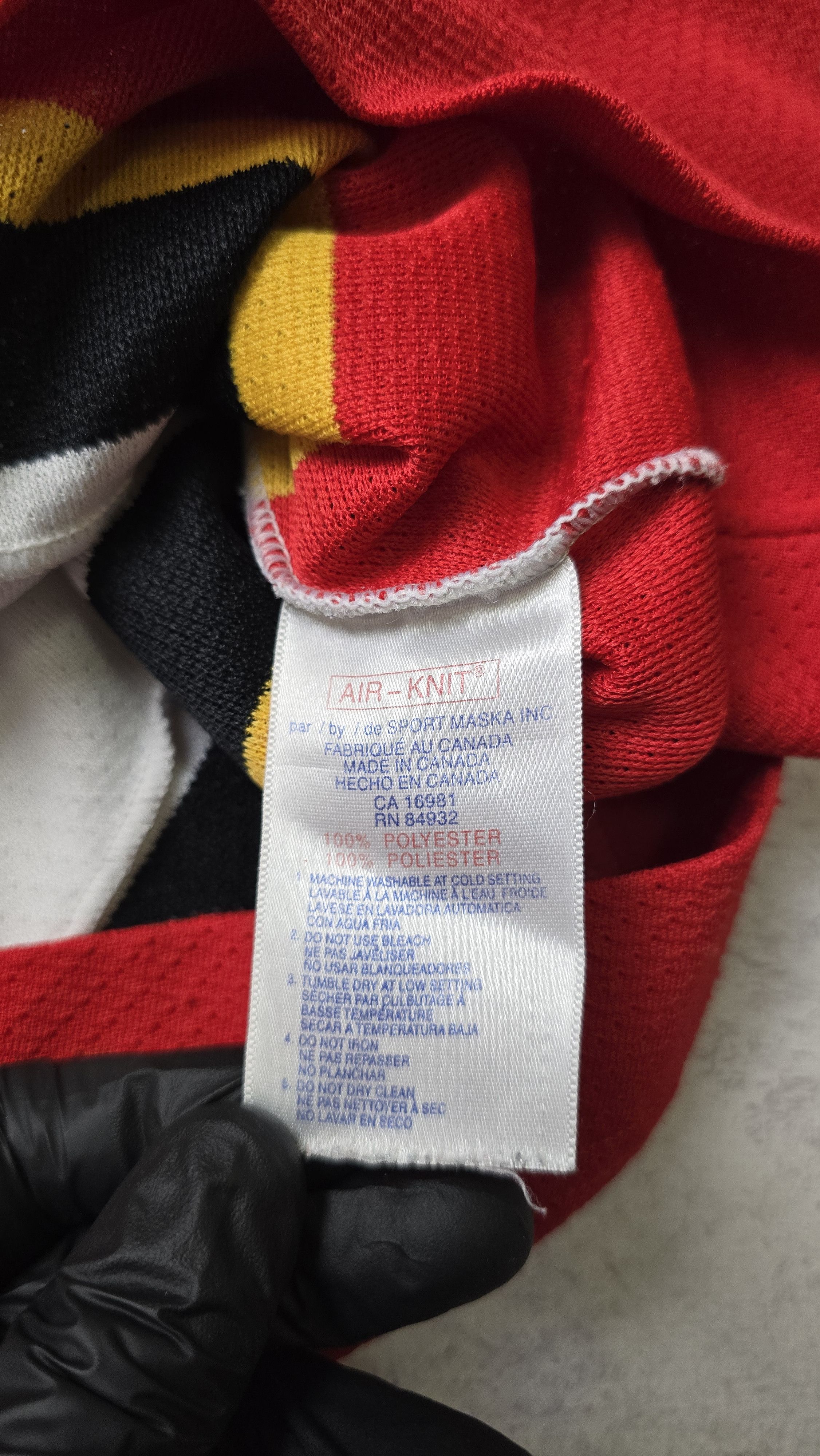 Ccm VTG CCM Air-Knit Calgary Flames Dolan #1 NHL Hockey Jersey Size US M / EU 48-50 / 2 - 20 Thumbnail