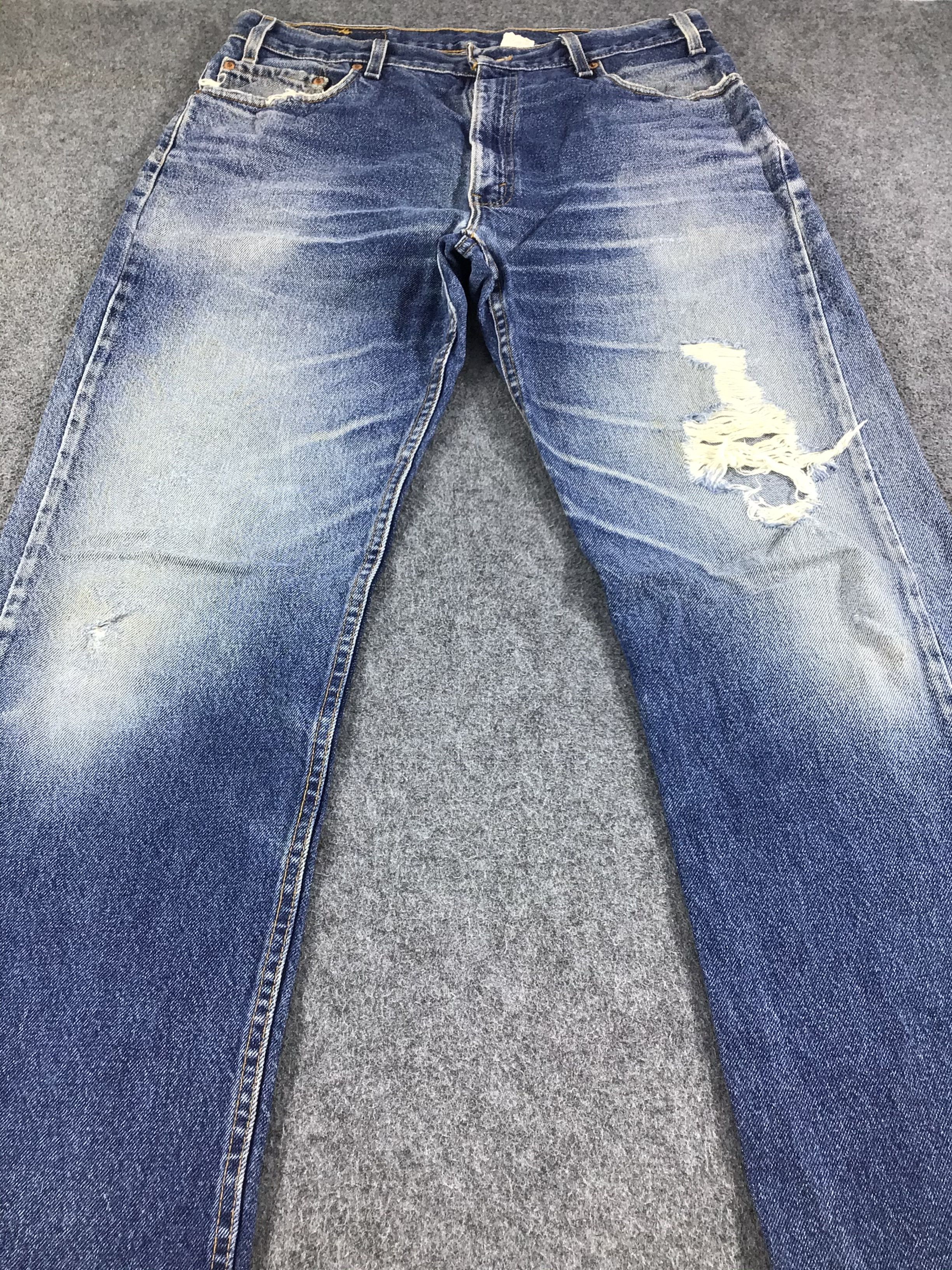 Levi's Vintage Levis 505 Jeans Faded Blue Distressed Denim KJ179 Size US 34 / EU 50 - 3 Thumbnail