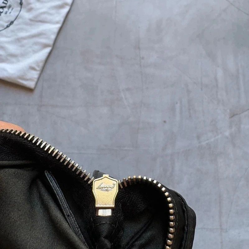 Prada 00s Prada shoulder bag messenger Y2K luxury by Tom Ford Size ONE SIZE - 8 Thumbnail