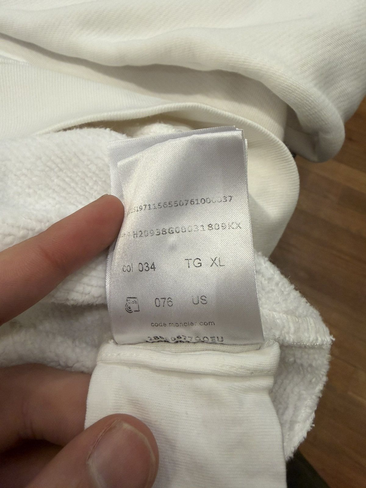 Moncler Moncler Silver Logo Crewneck Size US XL / EU 56 / 4 - 10 Thumbnail