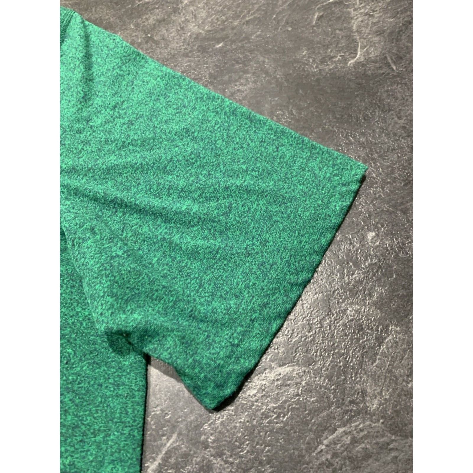 Under Armour Under Armour Threadborne Heat Gear Men's Green V Neck T-Shirt Large Loose Fit Mens Size US L / EU 52-54 / 3 - 2 Thumbnail