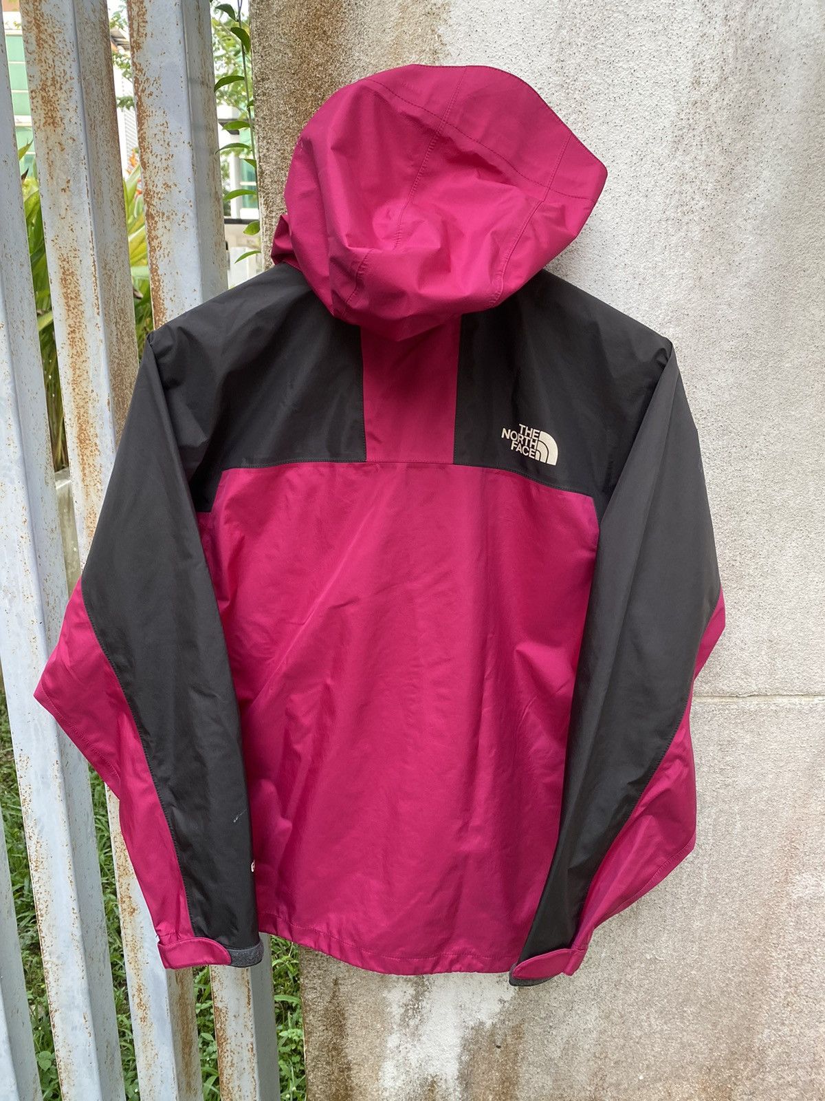 Goretex × The North Face THE NORTH FACE GORE-Tex Waterproof jacket nice design Size US M / EU 48-50 / 2 - 16 Thumbnail